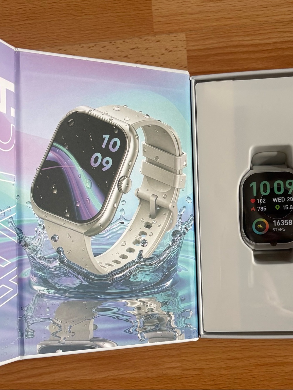 Fitness VIVITAR Smart Watch with Silicone Band (off white)
